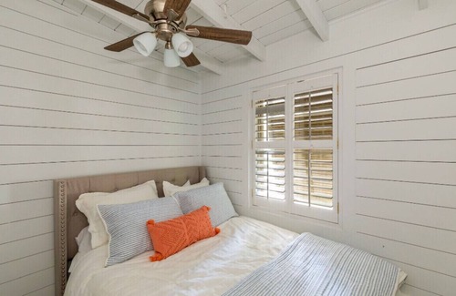 Little Kowaliga Cabin | 3-bedroom Lake Martin, AL cabin in cool Equality with WiFi, AC