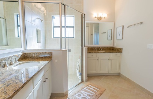 North Naples Villa | 3 Bedroom Lake View in luxury private community- minutes from beach, restaurants