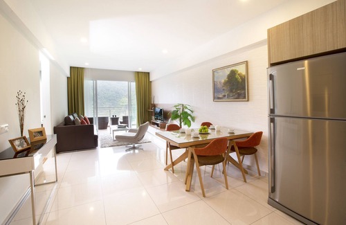 Hulu Kinta Apartment | 3 Bedroom Lakeview Executive Suite #6