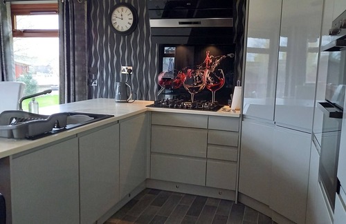 Warton Cabin | 3 bedroom lodge with wifi and leisure facilities