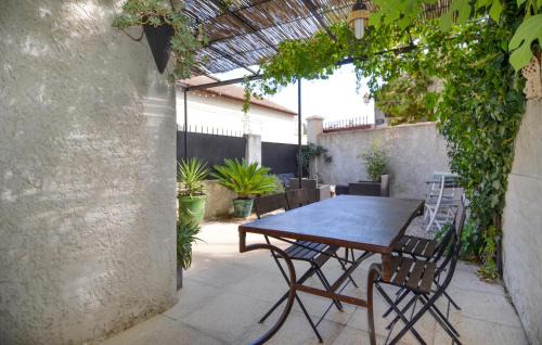 Maillane House | 3 Bedroom Lovely Home In Maillane