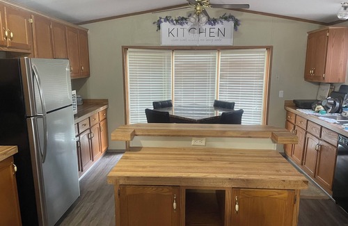 Osage County House | 3-bedroom mobile home in beautiful Burbank with AC, WiFi