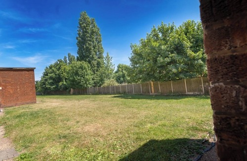 Cradley Apartment | 3 Bedroom Peaceful Flat