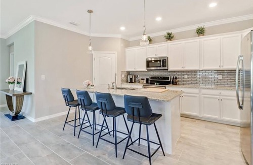 Biggar Apartment | 3 Bedroom Single family 428860 by Houzlet