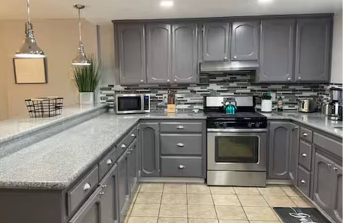 Modesto House | 3-bedroom townhome in tranquil Modesto with AC
