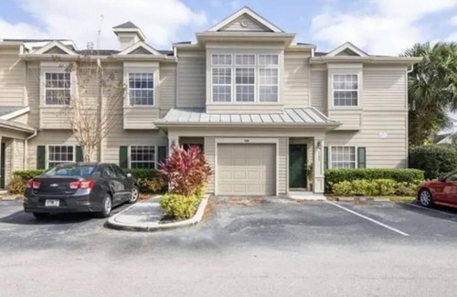 Braden River House | 3-bedroom townhome in lovely Bradenton with AC, WiFi, fitness room