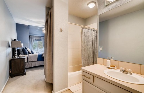 University Hills House | 3 Bedroom Townhouse in Denver Conveniently Located