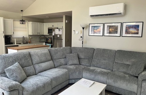 Kenyon House | 3-bedroom vacation home 5 minutes from the beach with beach parking