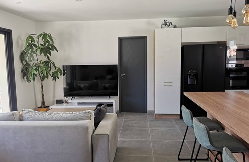Cruzy Villa | 3 Bedroom Villa in CRUZY