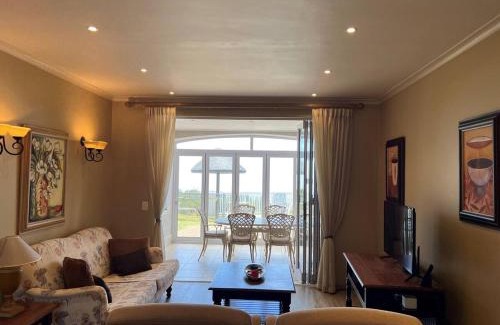 Mossel Bay Apartment | 3 Bedroom Villa in Pinnacle Point Estate