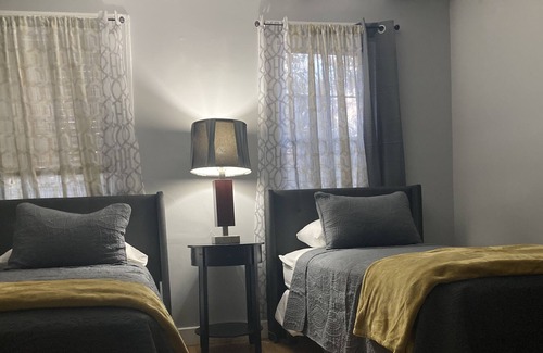 Dwight House | 3 BEDROOM/WALKING DISTANCE to YALE UNIVERSITY