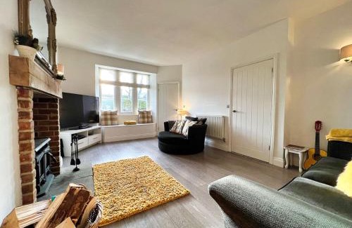 Norham House | 3 Bedrooms - 2 Bath Rooms - Dog Friendly - Beach
