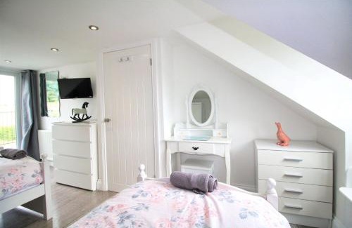 Norham House | 3 Bedrooms - 2 Bath Rooms - Dog Friendly - Beach