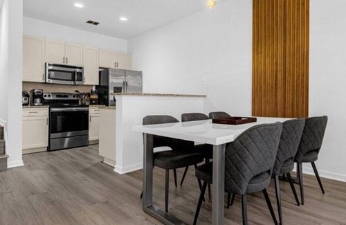 Galilee House | 3 Bedrooms/ 2 Bathrooms Lucaya Village (26-102)