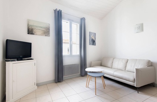 La Couarde-sur-Mer Ski Chalet | 3 Bedrooms Chalet In La Couarde-Sur-Mer