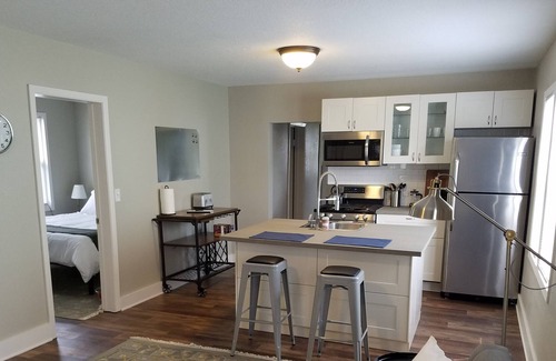 Northeast Minneapolis Apartment | 3 Bedrooms in NE Mpls Art District