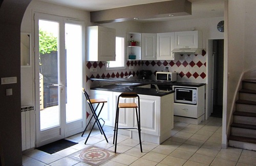 Croix Chapeau House | 3 Bedrooms Private Vacation Home In Croix-Chapeau