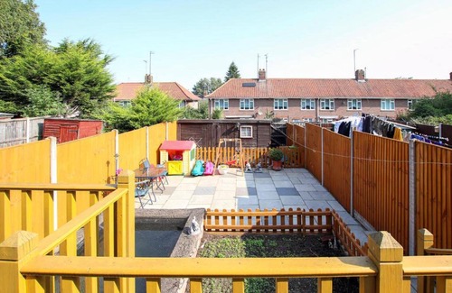 Norwich House | 3 Beds Sleeps 8 House Near California Cliffs Park