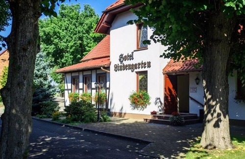 Treppendorf House | 3 Bettzimmer, WC und Dusche - Hotel-restaurant Lindengarten