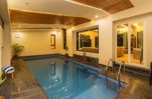 Jamdoli Villa | 3 BHK Farm With Indoor Pool Near jaipur