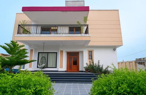 Jamdoli Villa | 3 BHK Farm With Indoor Pool Near jaipur