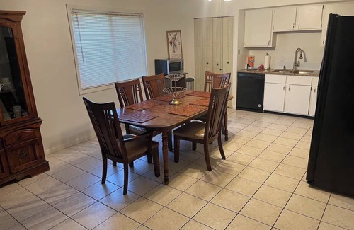 Champaign House | 3-BR 2-bath house in marvelous Urbana with WiFi, AC. Near Campus.Enjoy your stay