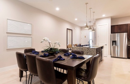 West Kissimmee Villa | ★ 3 BR 3BA Villa 5min→Disneyworld | Hot Tub | BBQ