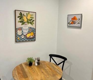 Beaconsfield House | 3 Br home with kitchen