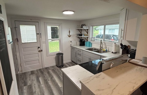 Sister Lakes House | 3 BR Lakefront house, sandy bottom on Lake Dewey in the Sister Lakes