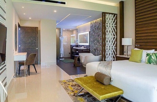 Puerto Juarez Resort | 3 BR Penthouse at 5 Star Resort In Cancun. Incredible Service and Amenities