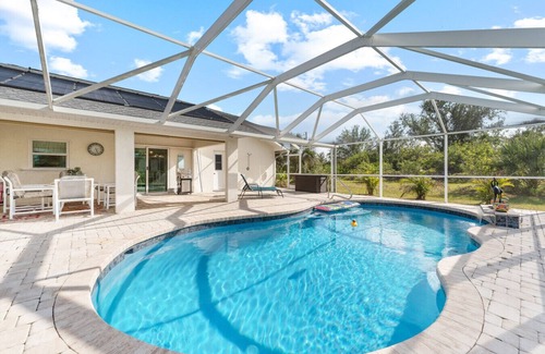 Gulf Cove Apartment | 3 BR Pool Home, Near the Beach & Golf Courses!