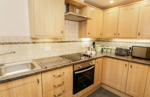 Bala Cottage | 3 BYTHYNNOD YR ARAN, pet friendly, character holiday cottage in Bala