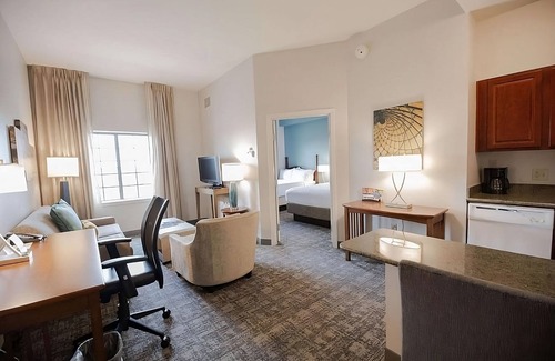 Highlands - Perkins Hotel | 3 Convenient Units w/Full Kitchen! 14-minute walk to Louisiana State University