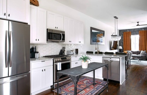 Hillsboro West End House | 3 Homes, 12 bedrooms, Patio City Views & Nightlife