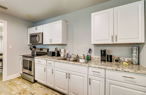 Del Mar House | 3 Mi to Beach: Family Home in Corpus Christi!