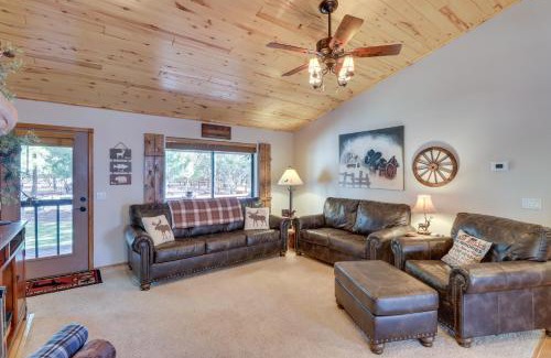 Show Low House | 3 Mi to Fool Hollow Lake Cozy Cabin with Fire Pit
