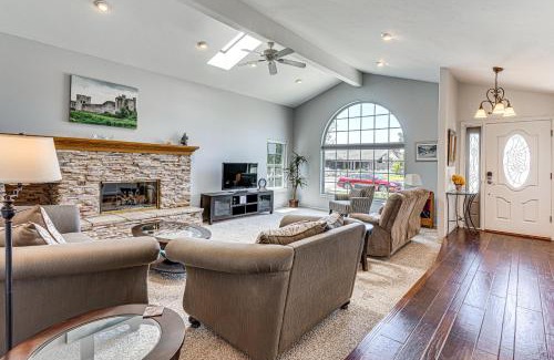 Huntington Beach House | 3 Mi to Huntington State Beach Home with Backyard!