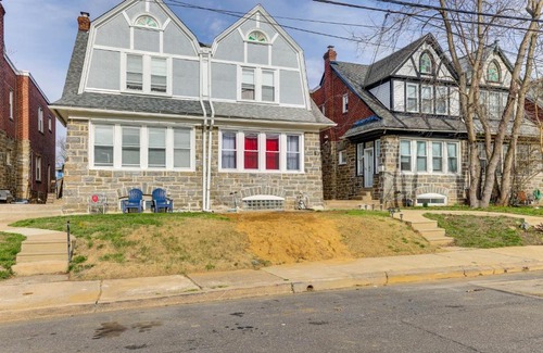 Yeadon House | 3 Mi to Penn Pet-Friendly Townhome in Yeadon!