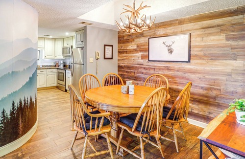 Sugar Mountain Condo | 3 Mi to Sugar Mtn Resort: Condo w/Pool & Hot Tub