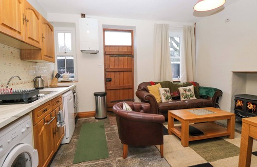 Sedbergh Cottage | 3 MOUNTAIN VIEW, pet friendly, character holiday cottage in Sedbergh