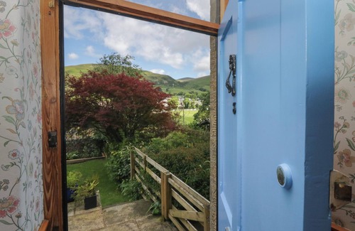 Sedbergh Cottage | 3 MOUNTAIN VIEW, pet friendly, character holiday cottage in Sedbergh
