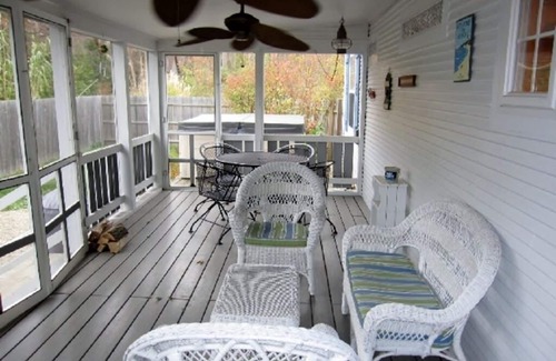 Lakeside Cottage | (3 Nt Min!) LAKESIDE HOME CLOSE TO ASSOCIATION BEACH & PRIVATE HOT TUB!