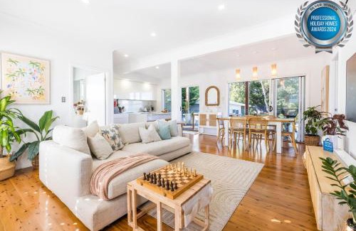 Callala Beach House | 3 Pillars - Pet Friendly - 4 Mins Walk to Beach