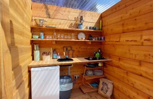 Christchurch RV Rental | 3,Quiet site:own kitchen/bathroom*logfire*electric