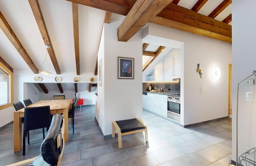 Silvaplana Apartment | 3-room apartment on the top floor, 87m2.