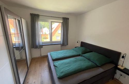 Hagenburg Apartment | 3 Schlafzimmer l Südbalkon l Waldrand l Saniert