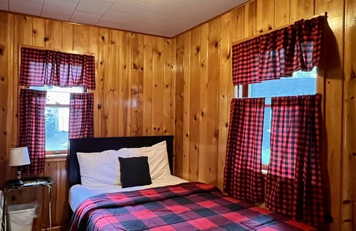 Iron County Cabin | 3 Secluded Lakefront Cabins