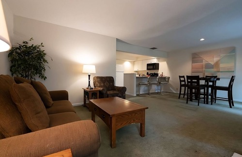 French Lick Villa | 3 Spacious Villas with Full Kitchen and Indoor Pool | Free Parking