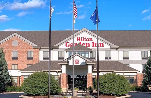 Summit Corners Hotel | 3-Star Hotel ∙ Hilton Garden Inn Oconomowoc