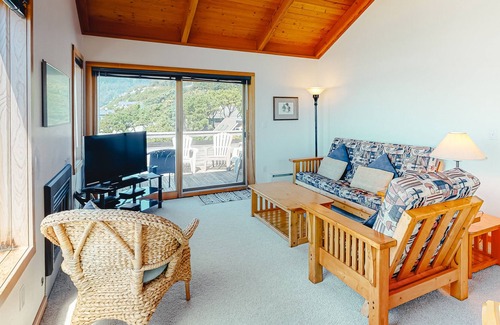 Manzanita Condo | 3-story beachfront condominium with beach access, W/D, gas fireplace, and decks